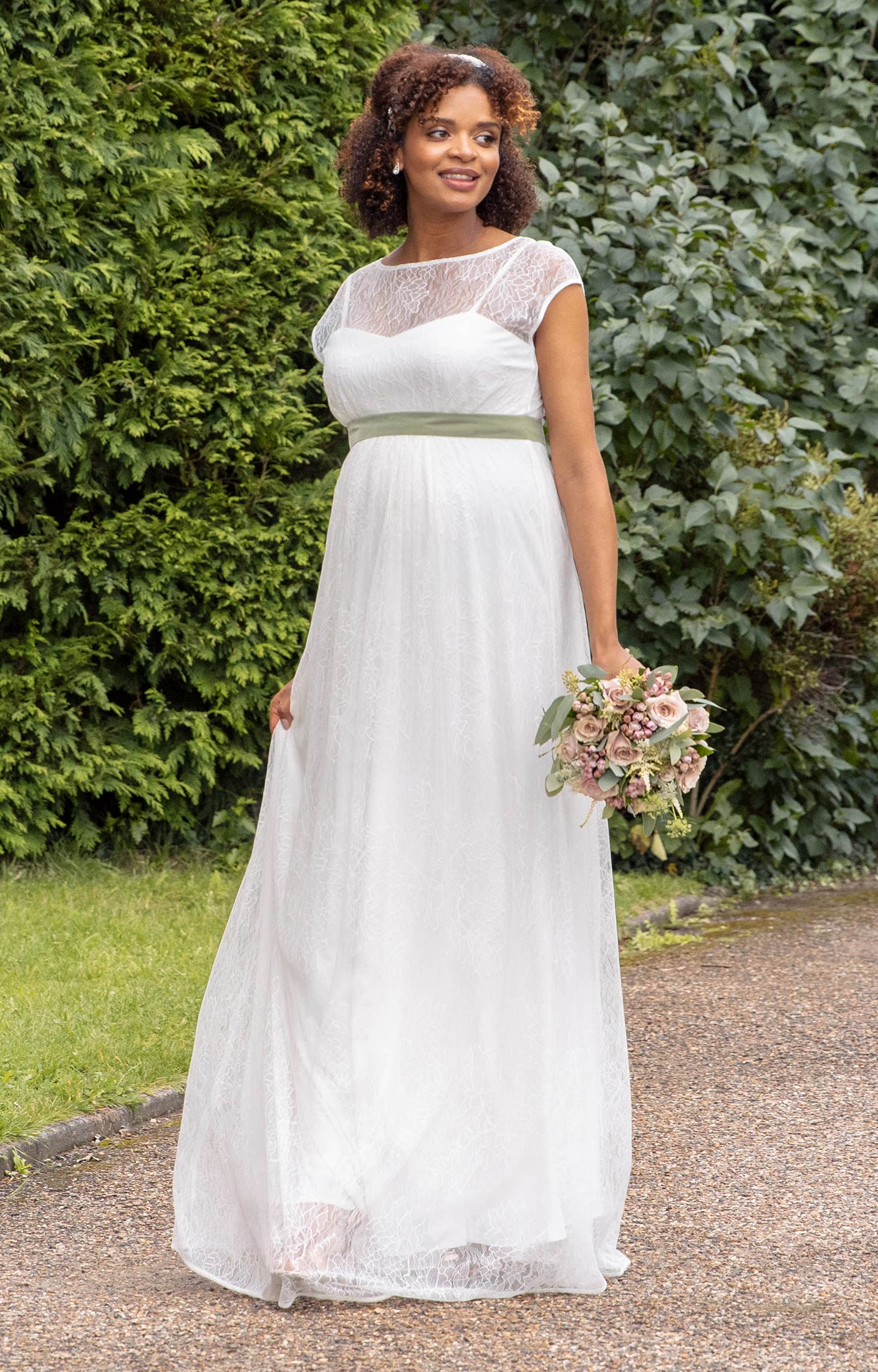 Plus-Sized White Dresses, Ivory Gowns in Plus Sizes